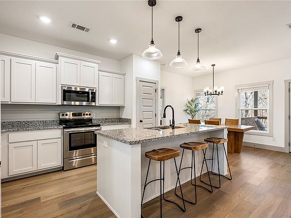 5th image of 10 Brunswick Dr