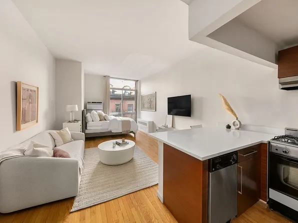 184 Thompson St APT 3P, New York, NY 10012