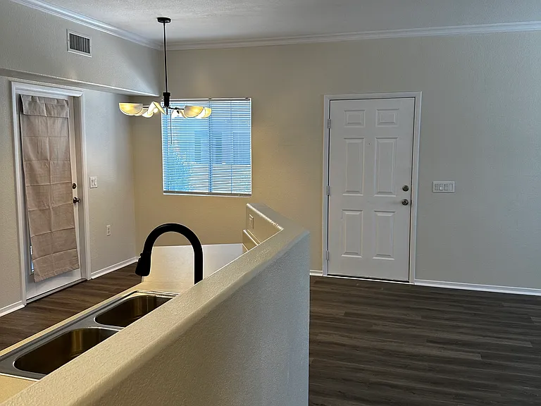10245 S Maryland Pkwy #1205 — Photo 4