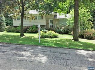 3 Winding Way, North Caldwell, NJ 07006