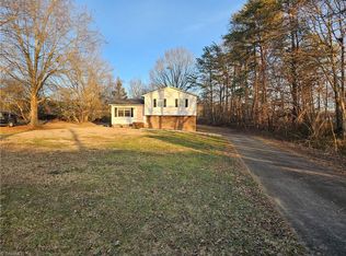 145 Maple Ridge Dr, King, NC 27021