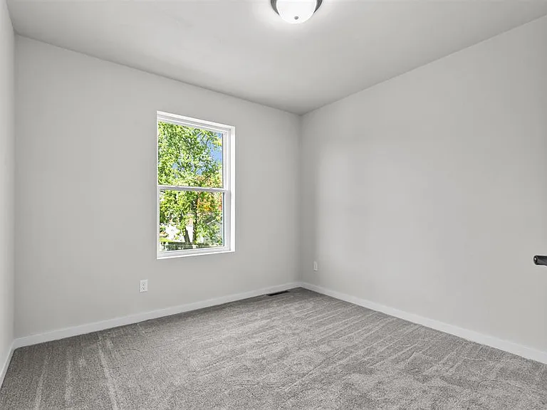 1459 Harrison St — Photo 4