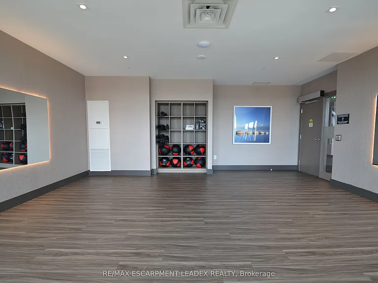 75 James St N #1808 — Photo 21