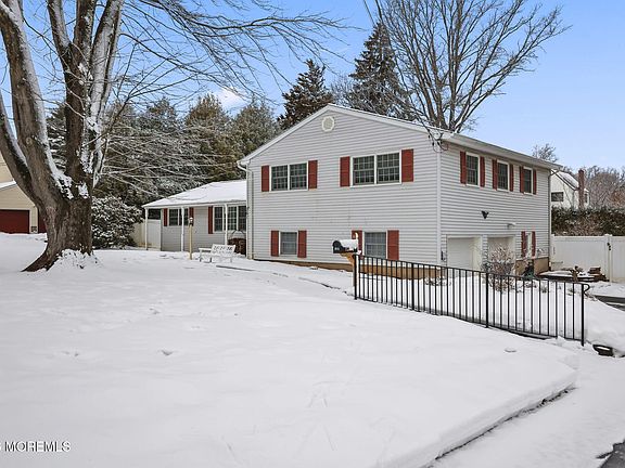 4th image of 361 Bennington Road