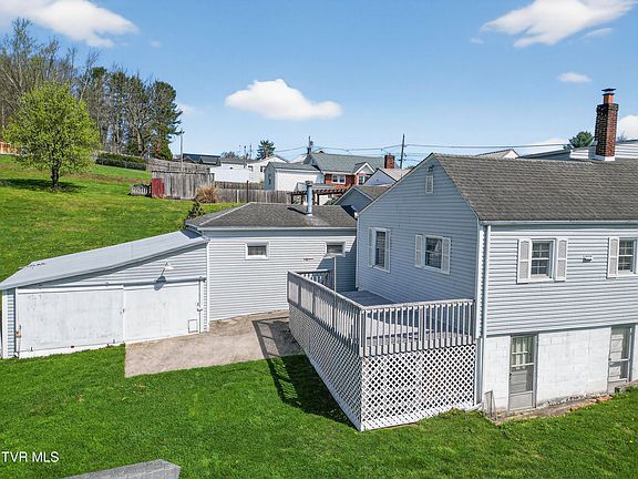 4th image of 642 Goolsby St