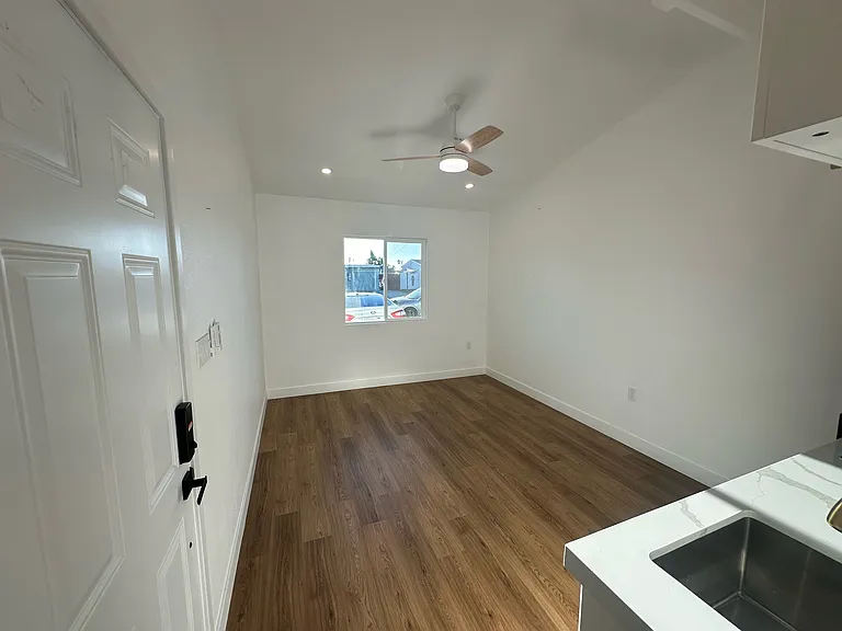 1420 San Simeon St #2 — Photo 2