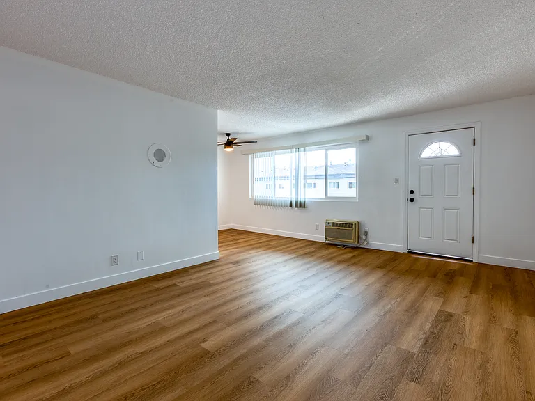 10015 Alondra Blvd — Photo 39