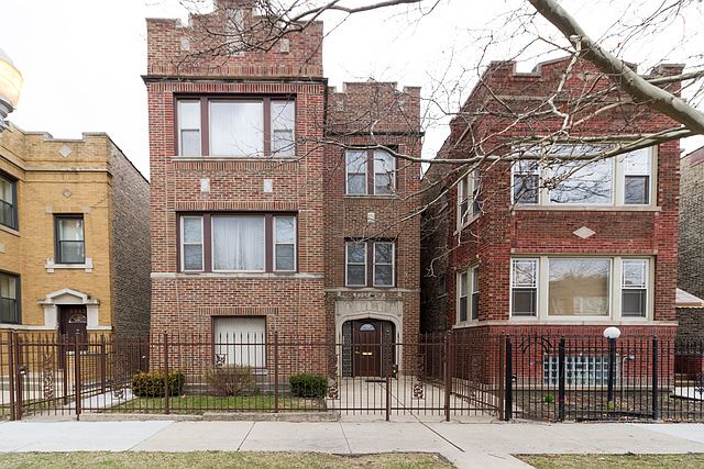 1st image of 5540 W Congress Pkwy