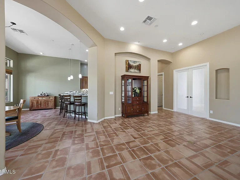 2129 W Legends Way — Photo 11