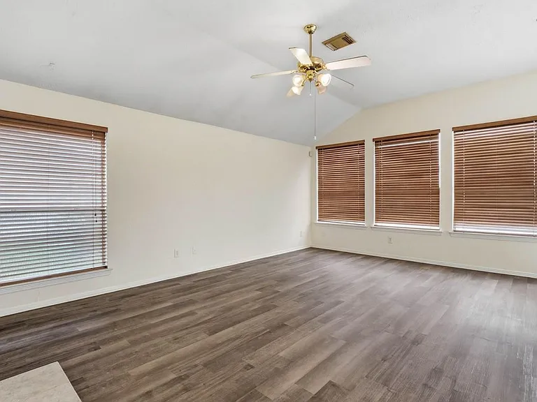 21107 Stoney Haven Dr — Photo 10