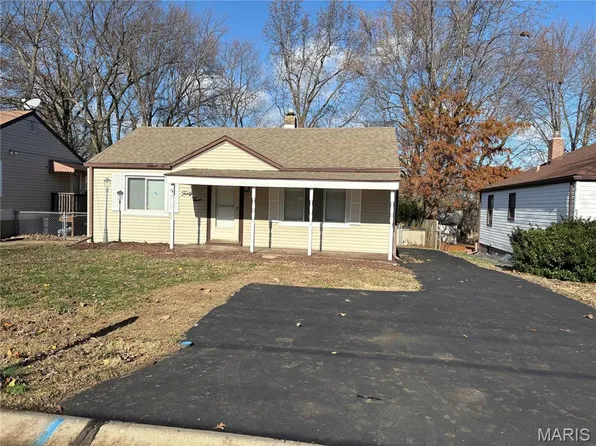 43 Connolly Dr, Saint Louis, MO 63135