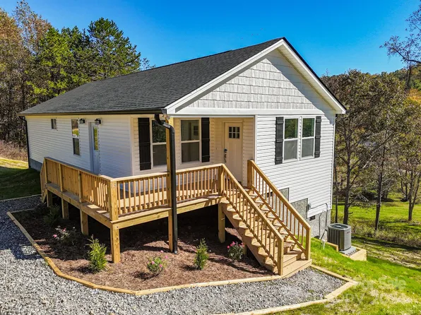 13 Ruff Rd, Leicester, NC 28748