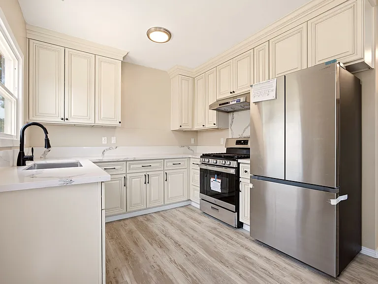 327 S Lincoln Pl — Photo 9