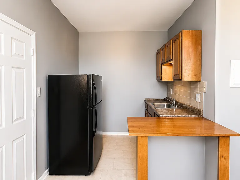 329 Park Ave #3 — Photo 1
