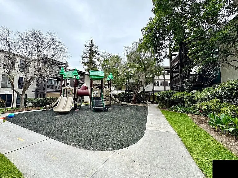7740 Redlands St #M2069 — Photo 24