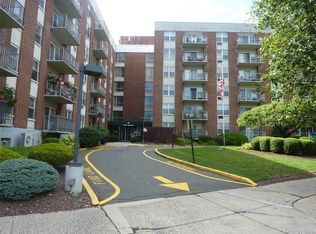 35 Park Ave APT 2D, Suffern, NY 10901