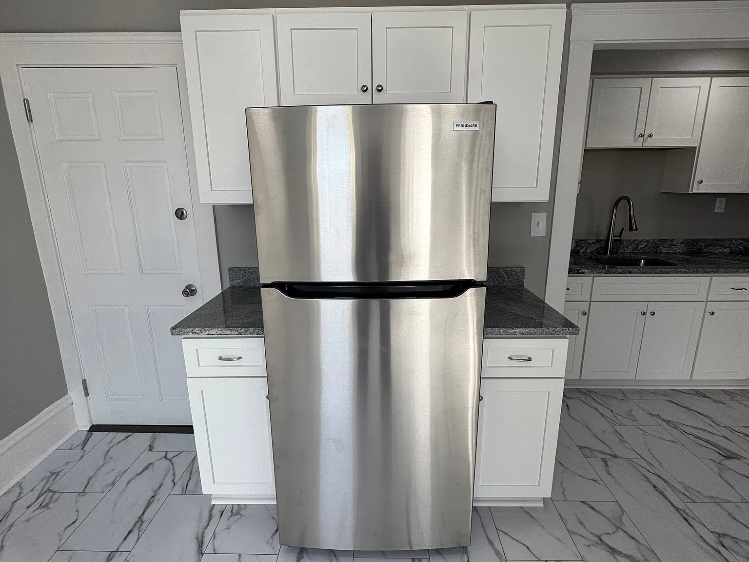 3 bed, $1,700 — Photo 2