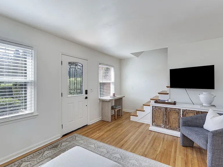 615 Lischey Ave — Photo 6