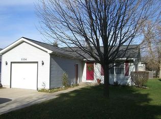 1334 Ivy Ln, Crystal Lake, IL 60014