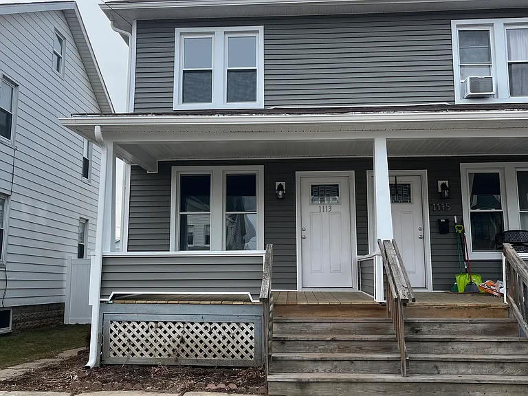 1113 Franklin St — Photo 2