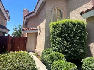 1335 Heather Ln, Duarte, CA 91010