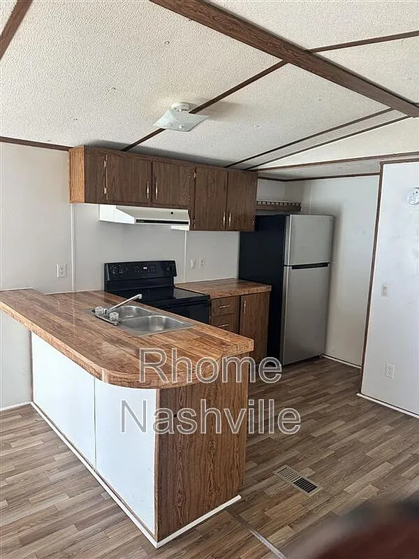2 bed, 1.0 bath, 896 sqft, $1,000 — Photo 4