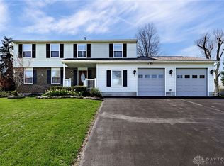 1401 Meadow Moor Dr, Dayton, OH 45434