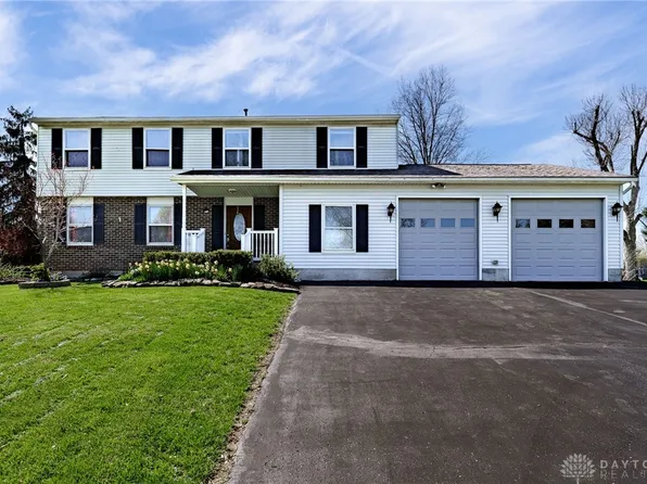 1401 Meadow Moor Dr, Dayton, OH 45434