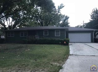 1819 SW Crest Dr, Topeka, KS 66604