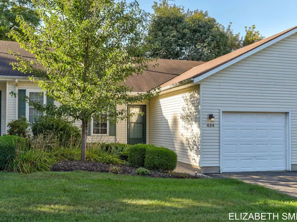 434 Lincoln Ridge Dr #14, Holland, MI 49423
