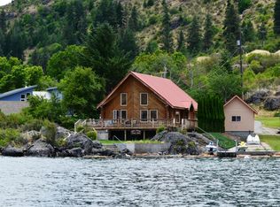 17300 S Lakeshore Rd, Chelan, WA 98816