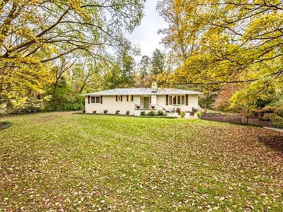 3rd image of 5709 Crestwood Dr