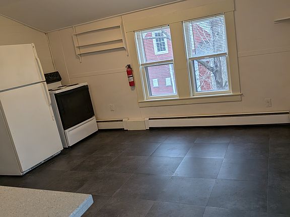 3rd image of 9 Hill Ave