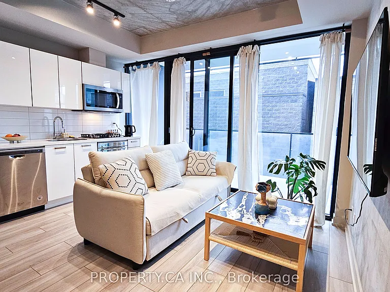 458 Richmond St W #408 — Photo 11