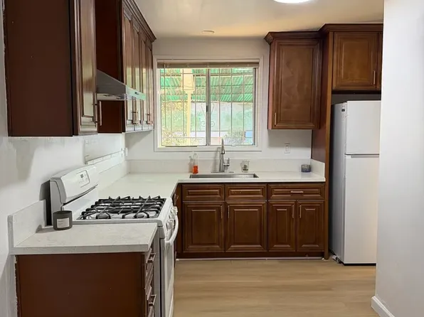 3244 Centralia St, Lakewood, CA 90712