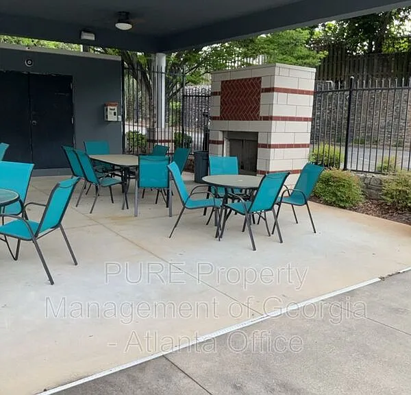 89 Mangum St SW #102 — Photo 25