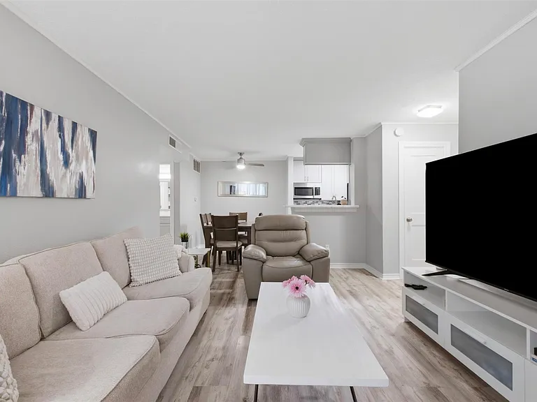 11201 Lynbrook Dr #3812 — Photo 4