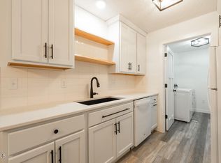 2135 N Washington St APT 2, Bismarck, ND 58501