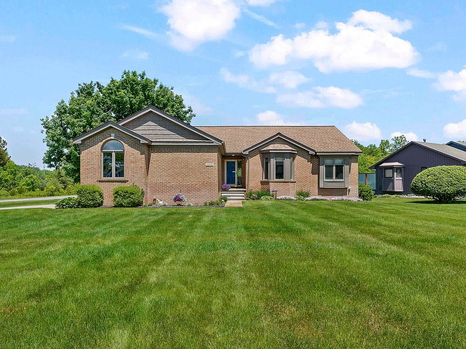 1st image of 10690 Oxbow Heights Dr