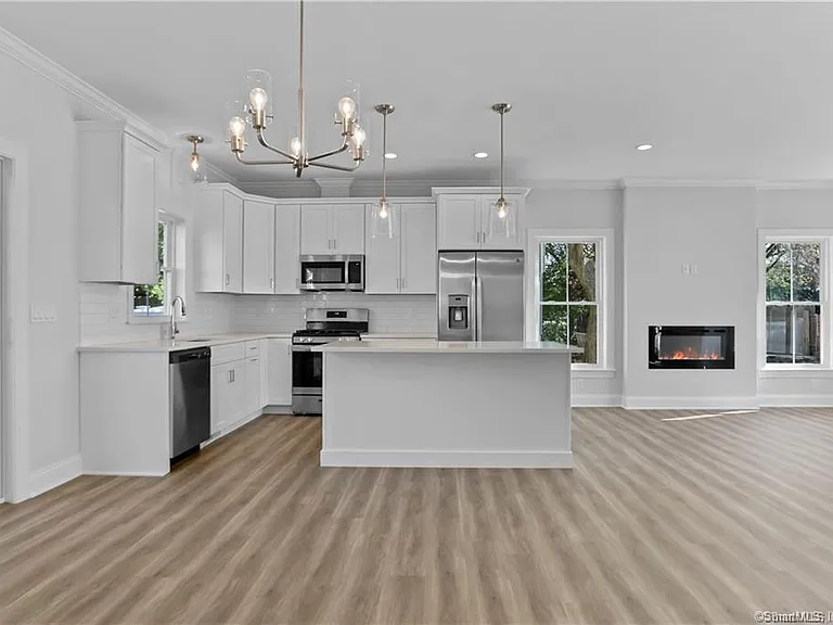 348 Halley Ave #348 — Photo 7