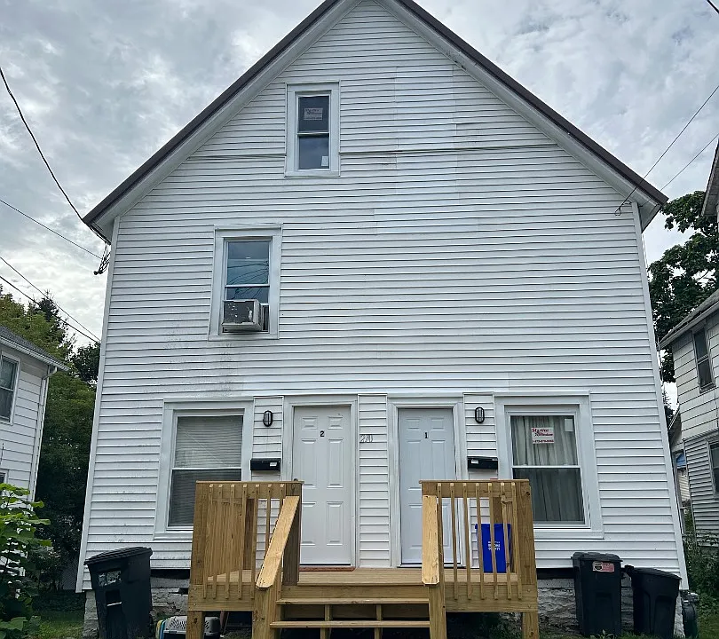 210 Baldwin St