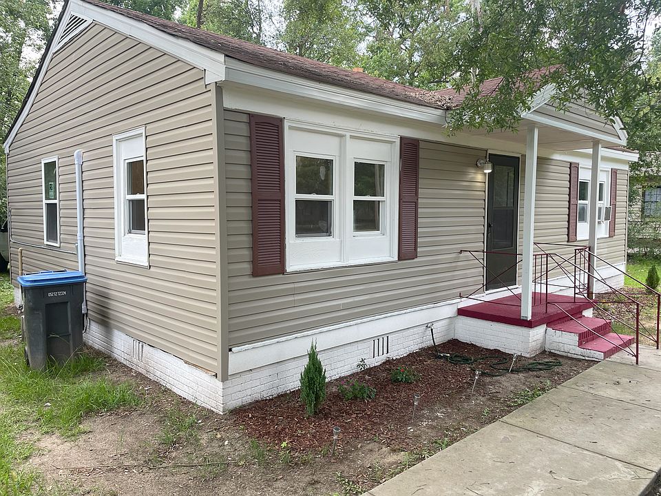 Left side exterior