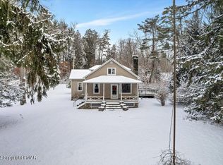 261 Merry Hill Rd, Cresco, PA 18326