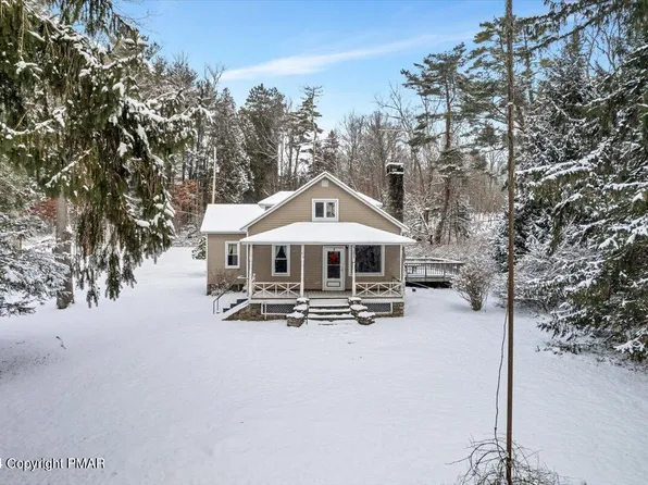 261 Merry Hill Rd, Cresco, PA 18326