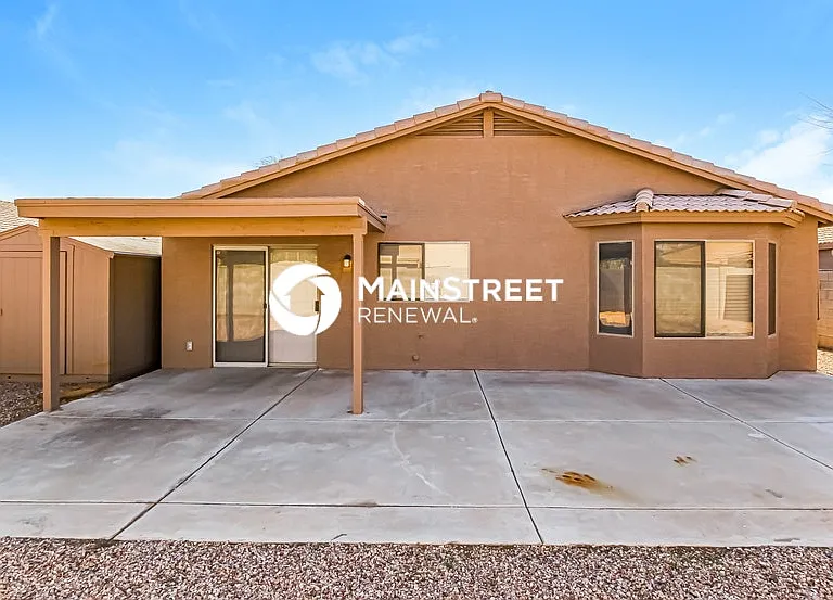 8818 W Loma Ln — Photo 15