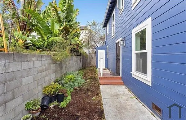 3031 Chestnut St — Photo 7