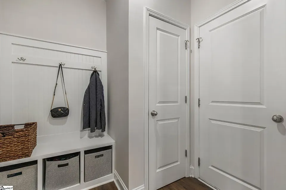 4 bed, 2439 sqft, $2,495 — Photo 4