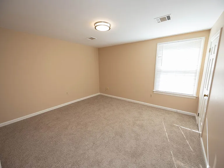 2043 Hazel Hedge Ln — Photo 17