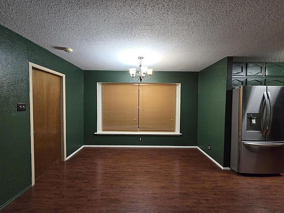 4th image of 105 NE 26th St