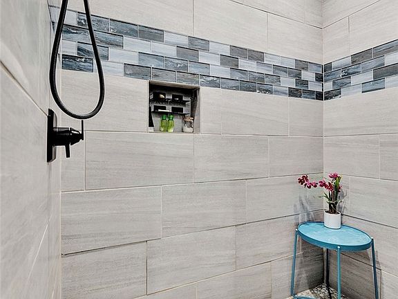 5th image of 6887 Smith Dairy Rd